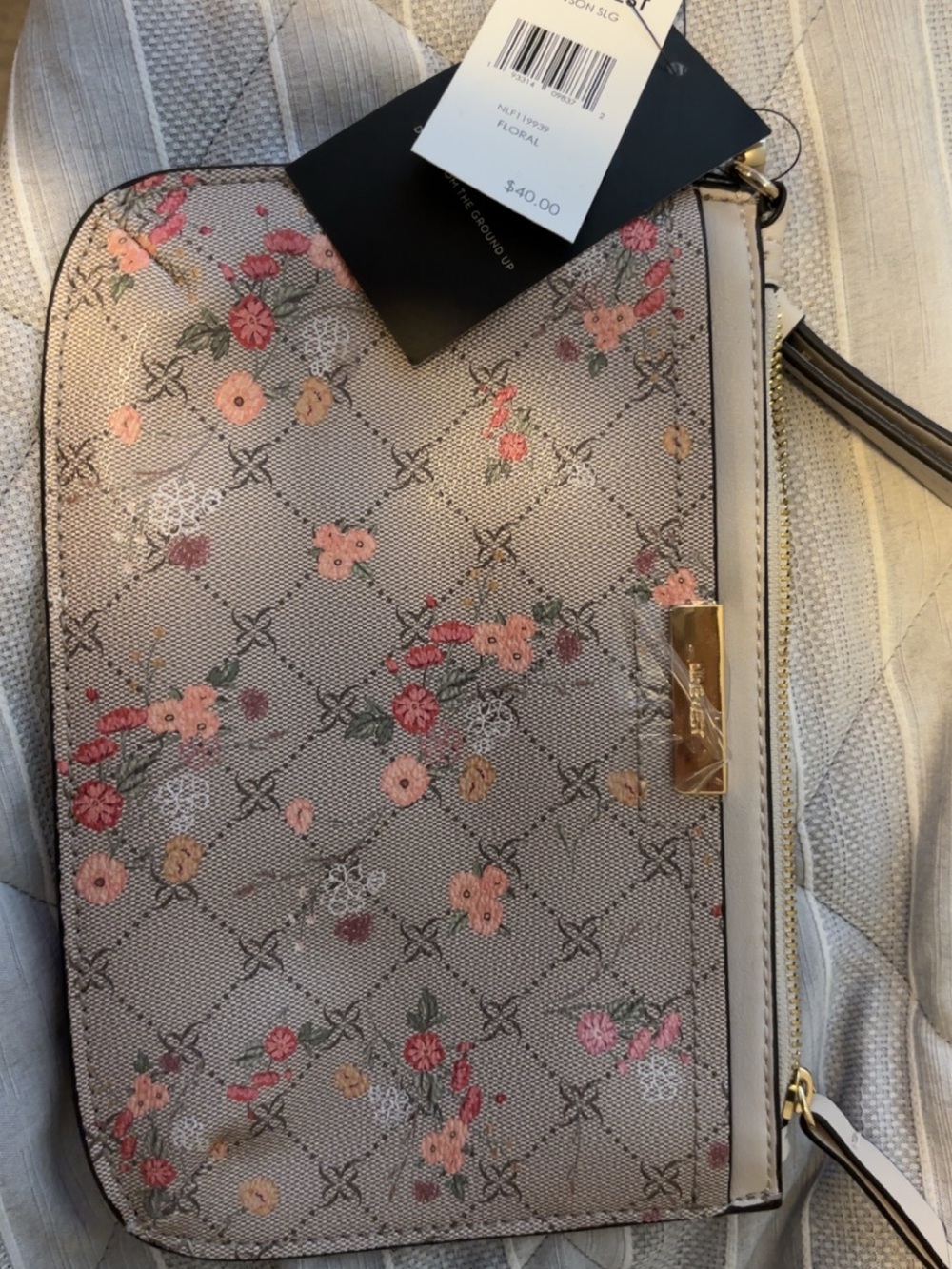 NWT Nine West Beige Floral Wristlet with Gold Hardware